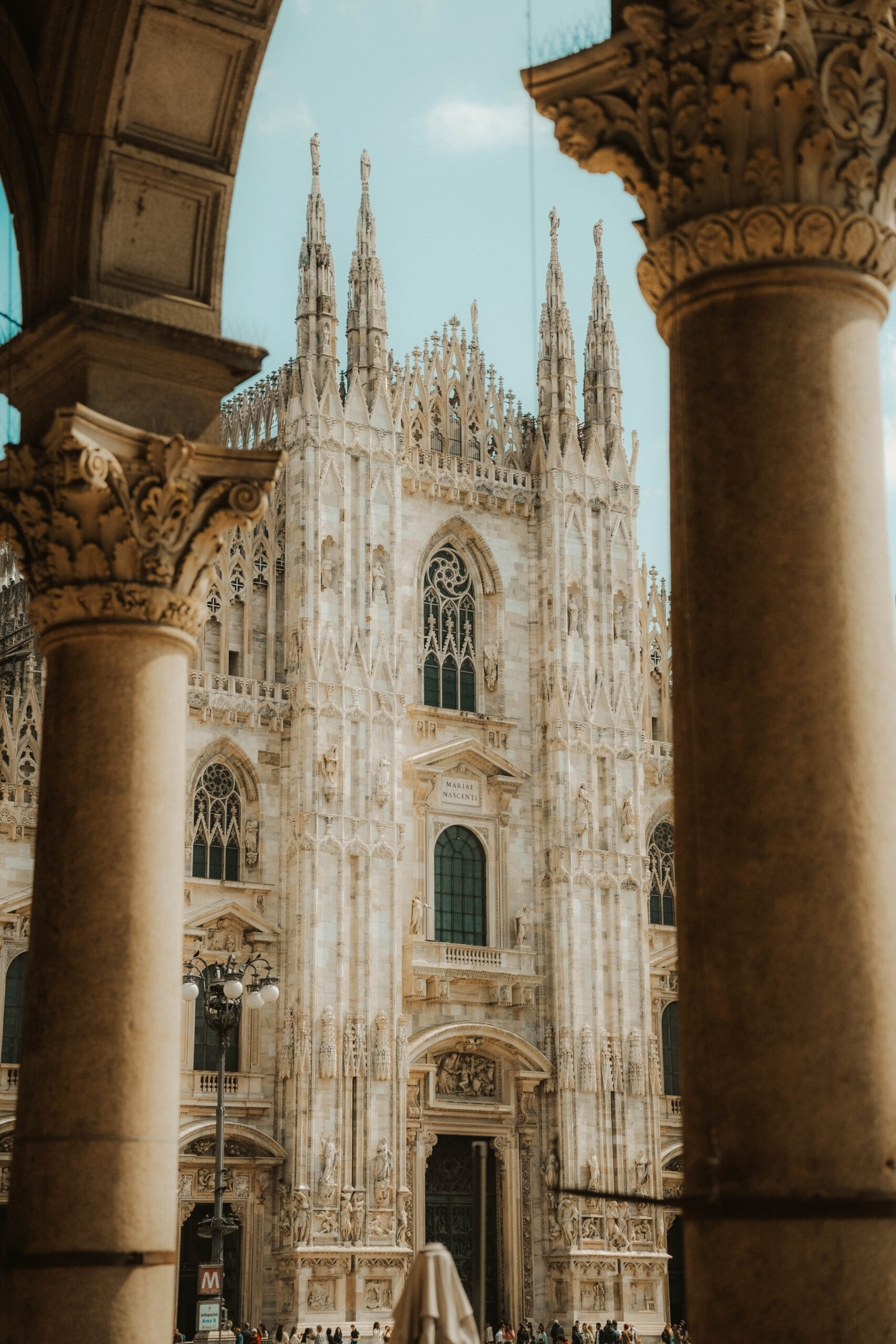 milán