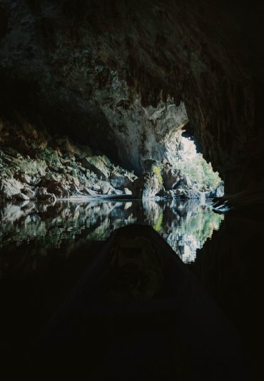 Boat trip through Kong Lor Cave - Laos