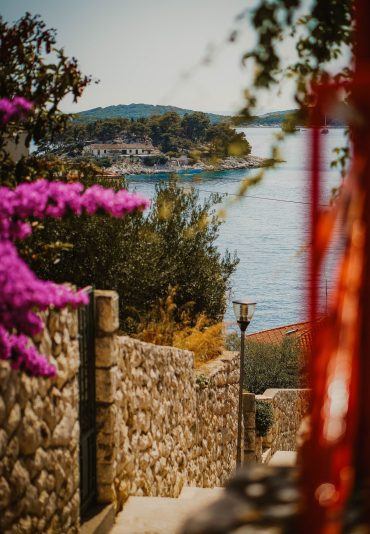 Hvar​