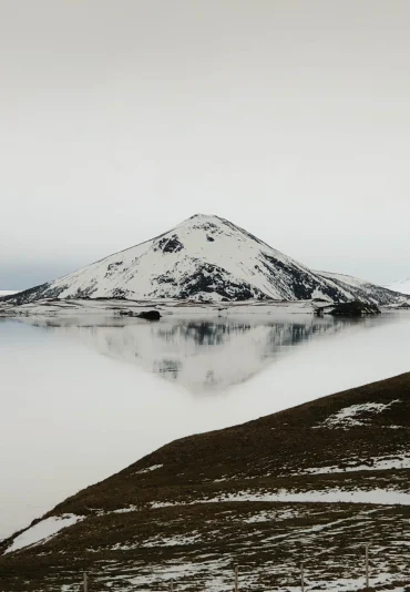 Lago-Myvatn_-scaled (1)