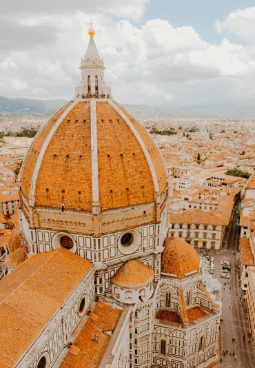 Primer plano de la Cúpula de la Catedral de Florencia, icono del Renacimiento